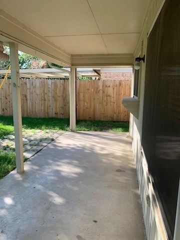 7529 Walnuthill Court, Watauga, TX 76148