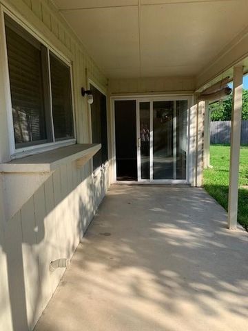 7529 Walnuthill Court, Watauga, TX 76148