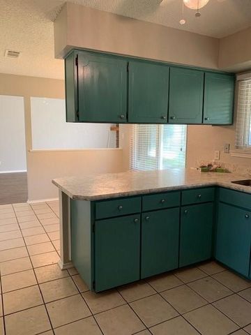 7529 Walnuthill Court, Watauga, TX 76148