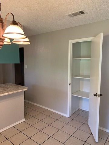 7529 Walnuthill Court, Watauga, TX 76148