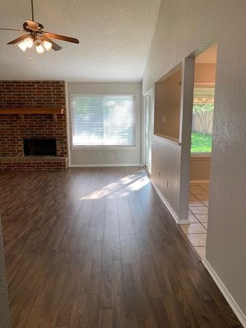 7529 Walnuthill Court, Watauga, TX 76148