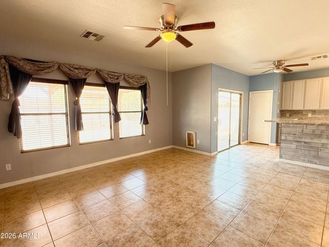 2858 W Mineral Butte Drive, San Tan Valley, AZ 85144
