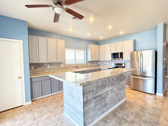 2858 W Mineral Butte Drive, San Tan Valley, AZ 85144
