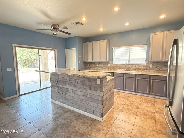2858 W Mineral Butte Drive, San Tan Valley, AZ 85144