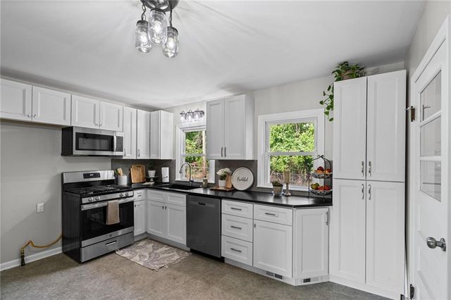 1054 S 45th Terrace, Kansas City, KS 66106