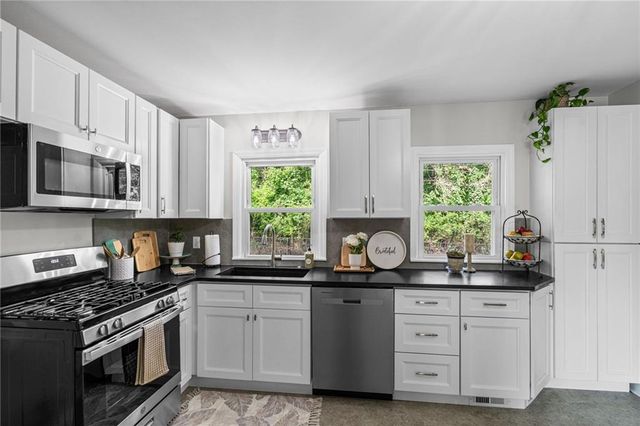 1054 S 45th Terrace, Kansas City, KS 66106