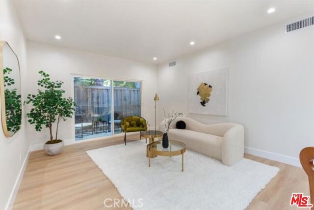 22450 Dolorosa St Street, Woodland Hills (los Angeles), CA 91367