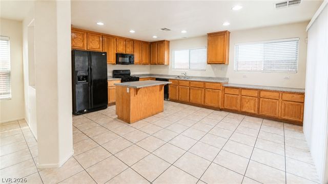 7966 Delft Blue Street, Las Vegas, NV 89139