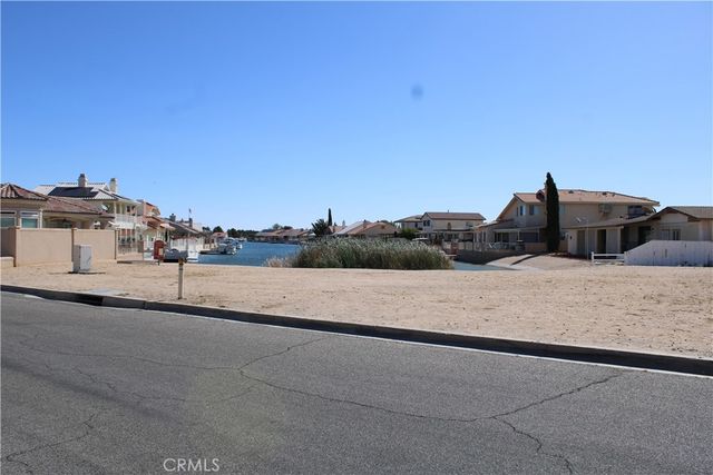 27404 Outrigger Lane, Helendale, CA 92342