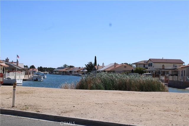 27404 Outrigger Lane, Helendale, CA 92342