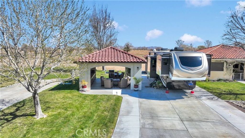 11577 Ridgemark Road, Apple Valley, CA 92308