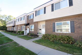 806 Estrada Drive, Belleville, MI 48111