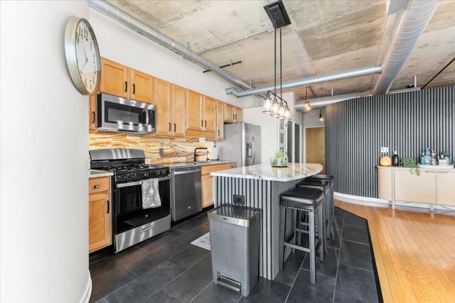 100 W 5th Street 611, Royal Oak City, MI 48067