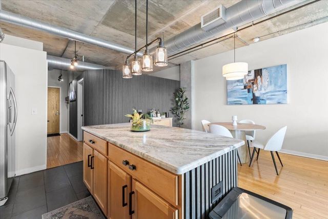 100 W 5th Street 611, Royal Oak City, MI 48067