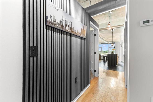 100 W 5th Street 611, Royal Oak City, MI 48067