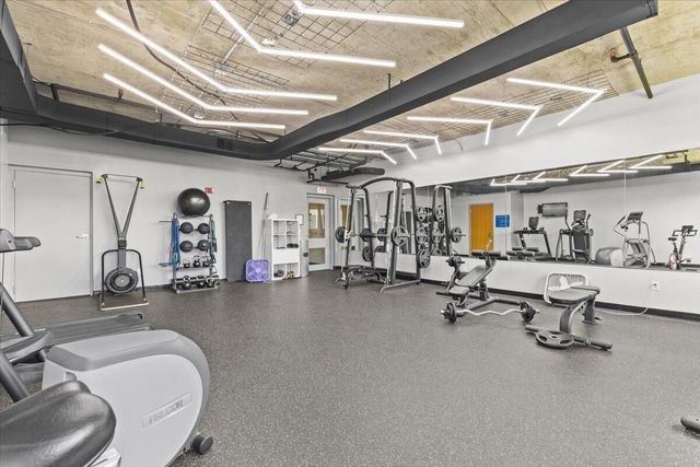 100 W 5th Street 611, Royal Oak City, MI 48067