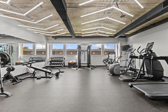 100 W 5th Street 611, Royal Oak City, MI 48067