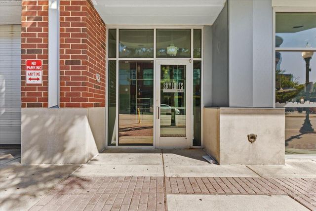 100 W 5th Street 611, Royal Oak City, MI 48067