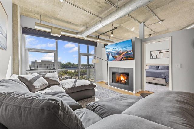 100 W 5th Street 611, Royal Oak City, MI 48067