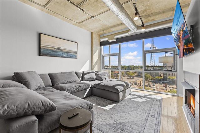 100 W 5th Street 611, Royal Oak City, MI 48067