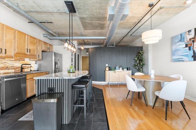 100 W 5th Street 611, Royal Oak City, MI 48067