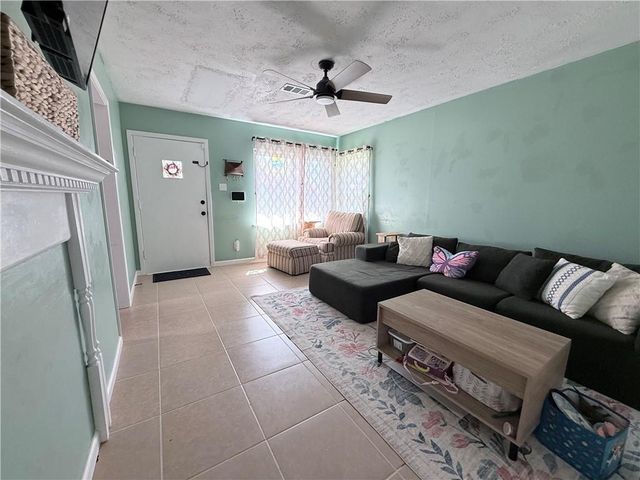 1819 CLOVER Lane, Alexandria, LA 71301