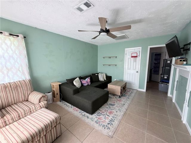 1819 CLOVER Lane, Alexandria, LA 71301