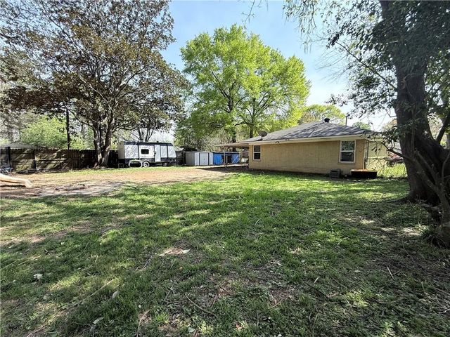 1819 CLOVER Lane, Alexandria, LA 71301