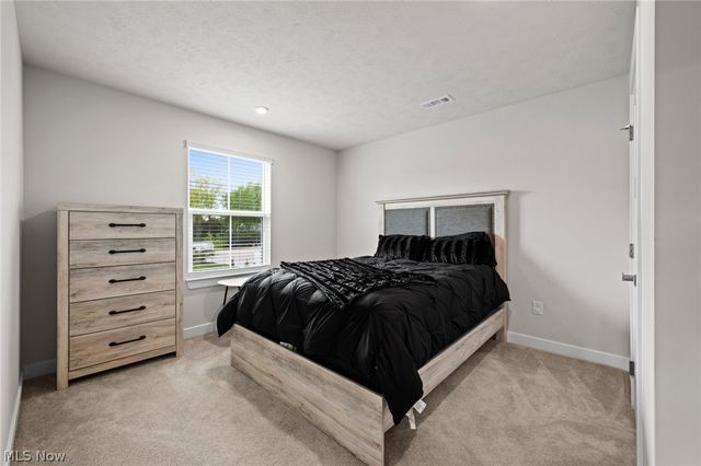 36306 Jannie Lane, North Ridgeville, OH 44039