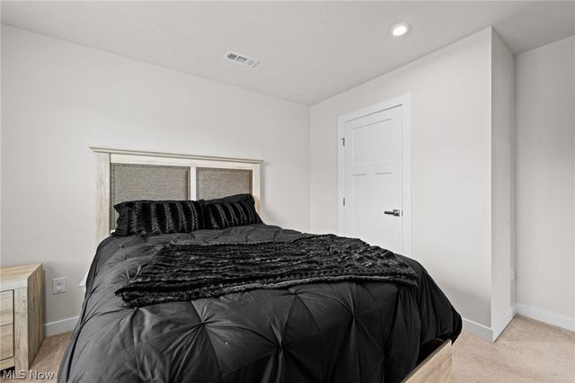 36306 Jannie Lane, North Ridgeville, OH 44039