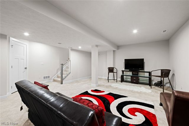 36306 Jannie Lane, North Ridgeville, OH 44039