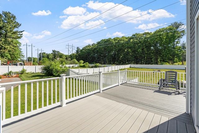 1016 Whipple Rd, Tewksbury, MA 01876