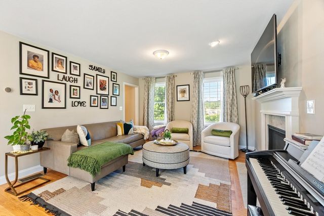1016 Whipple Rd, Tewksbury, MA 01876