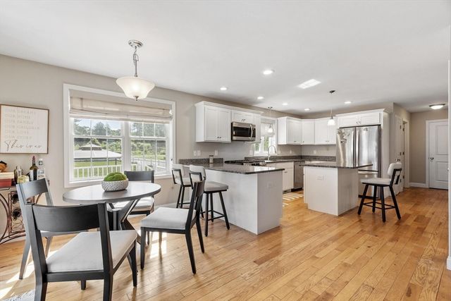 1016 Whipple Rd, Tewksbury, MA 01876