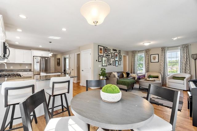 1016 Whipple Rd, Tewksbury, MA 01876