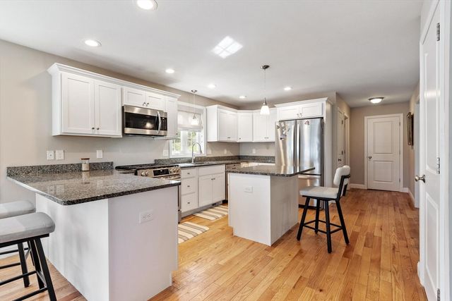 1016 Whipple Rd, Tewksbury, MA 01876