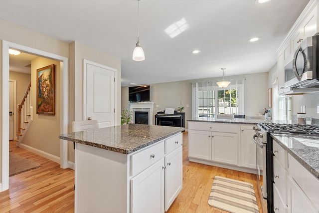 1016 Whipple Rd, Tewksbury, MA 01876