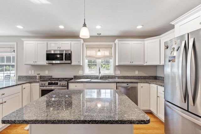 1016 Whipple Rd, Tewksbury, MA 01876