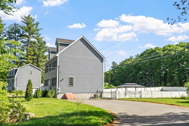 1016 Whipple Rd, Tewksbury, MA 01876