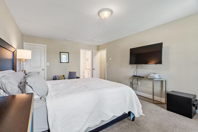 1016 Whipple Rd, Tewksbury, MA 01876