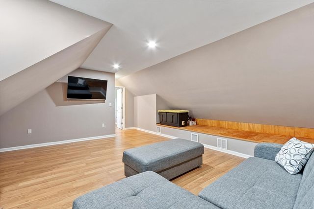 1016 Whipple Rd, Tewksbury, MA 01876