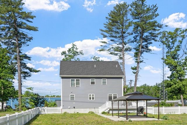1016 Whipple Rd, Tewksbury, MA 01876
