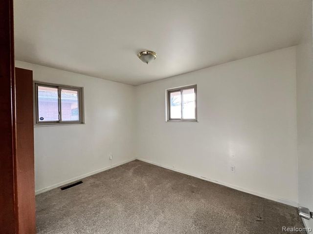 5004 Hayes Street, Wayne, MI 48184