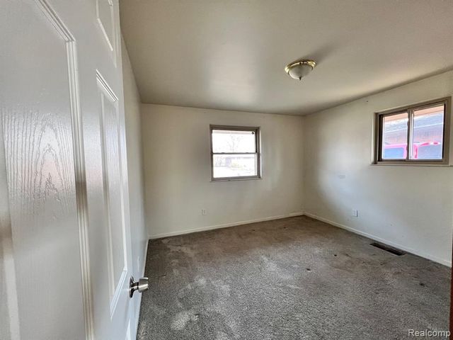 5004 Hayes Street, Wayne, MI 48184