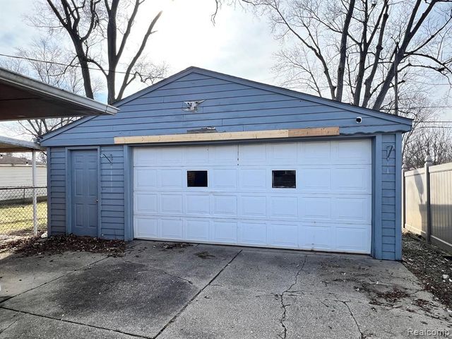 5004 Hayes Street, Wayne, MI 48184