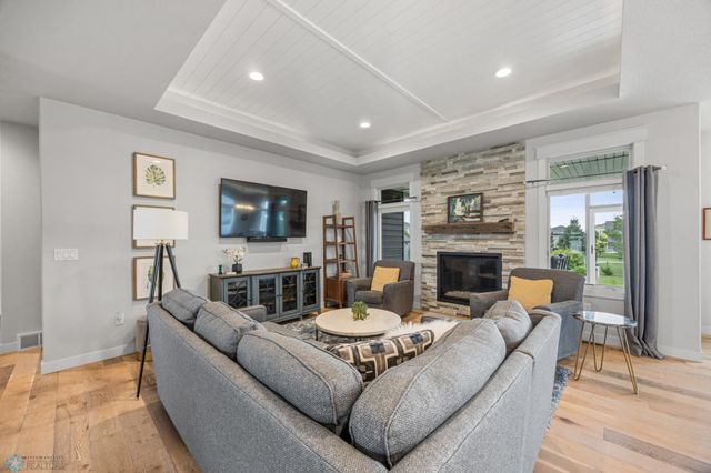 2865 Mcleod Drive E, West Fargo, ND 58078