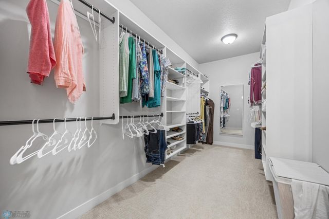 2865 Mcleod Drive E, West Fargo, ND 58078