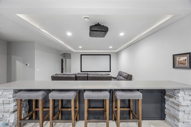 2865 Mcleod Drive E, West Fargo, ND 58078