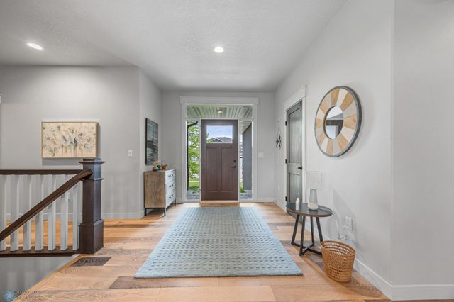 2865 Mcleod Drive E, West Fargo, ND 58078