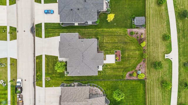 2865 Mcleod Drive E, West Fargo, ND 58078